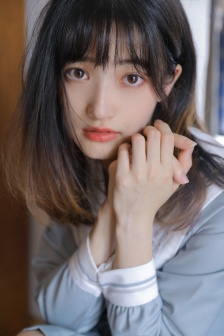 恶狼嘴里的小白兔